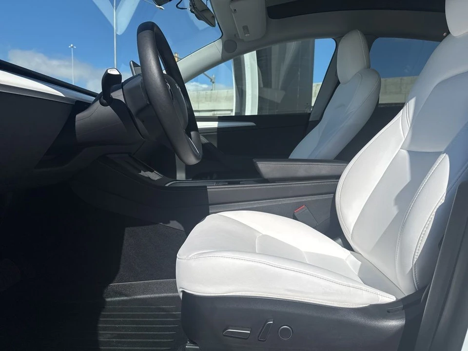 2022 Tesla Model Y - Image 13 of 21