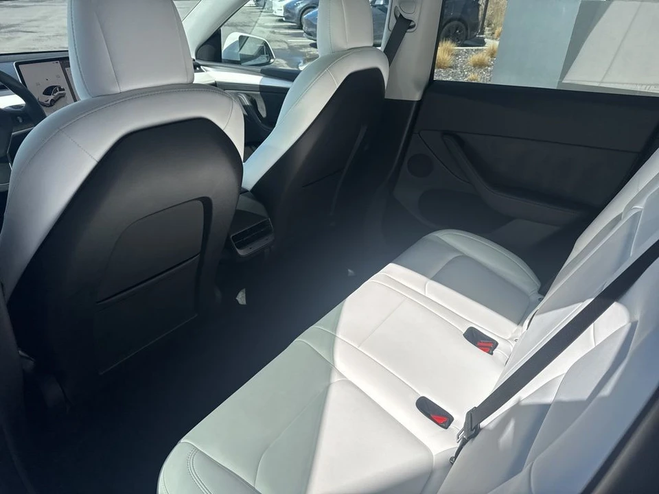 2022 Tesla Model Y - Image 15 of 21