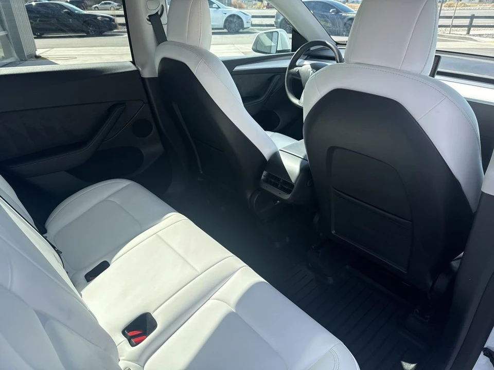 2022 Tesla Model Y - Image 19 of 21
