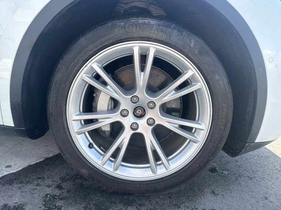 2022 Tesla Model Y - Image 10 of 21