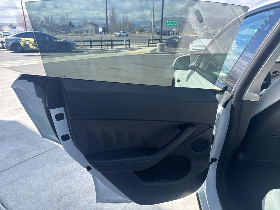 2022 Tesla Model Y - Image 14 of 21