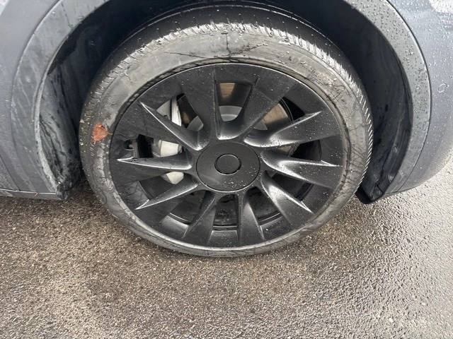 2022 Tesla Model Y - Image 10 of 21