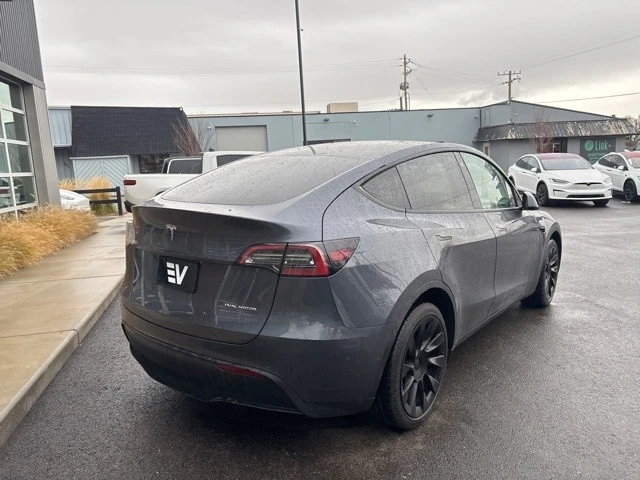 2022 Tesla Model Y - Image 8 of 21