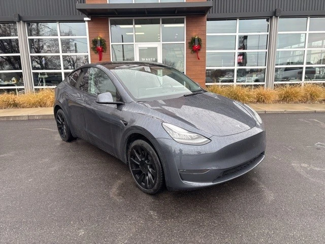 2022 Tesla Model Y - Image 2 of 21