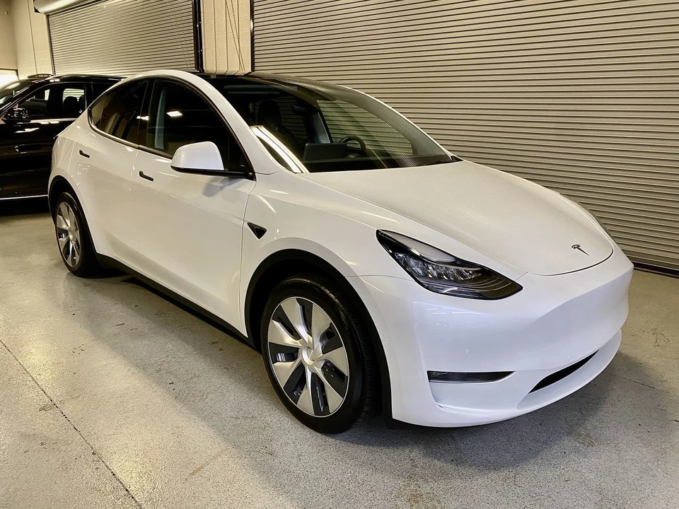 2022 Tesla Model Y - Image 11 of 21