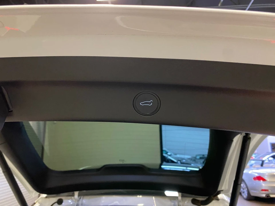 2022 Tesla Model Y - Image 16 of 21