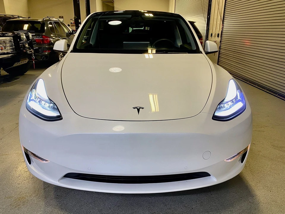 2022 Tesla Model Y - Image 2 of 21