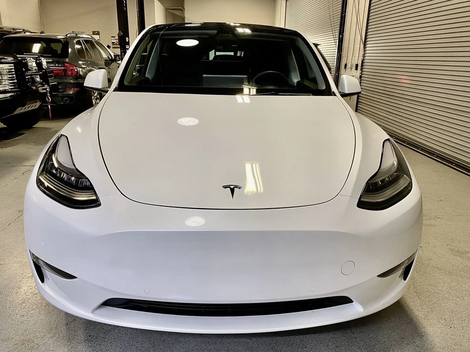 2022 Tesla Model Y - Image 10 of 21