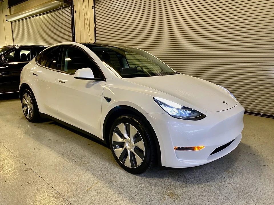 2022 Tesla Model Y - Image 3 of 21