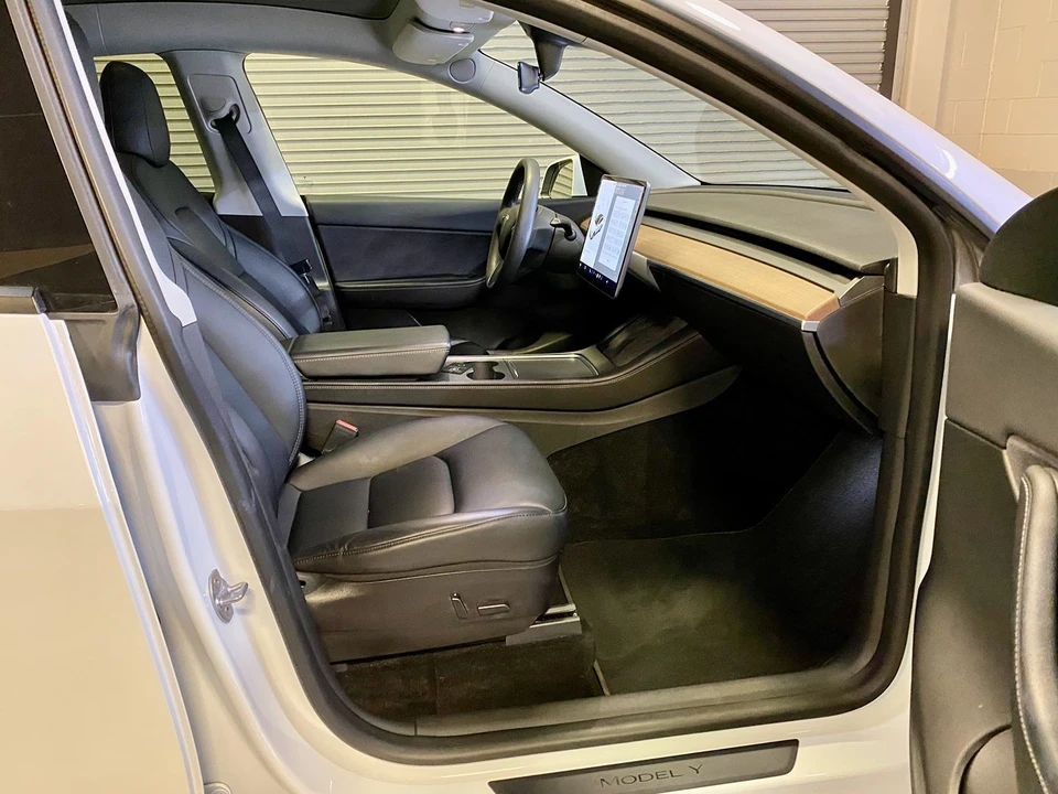 2022 Tesla Model Y - Image 13 of 21