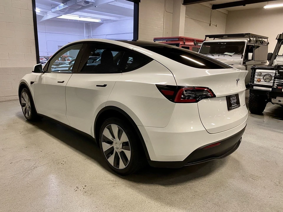 2022 Tesla Model Y - Image 7 of 21