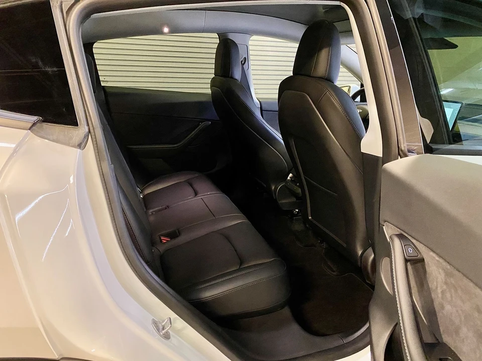 2022 Tesla Model Y - Image 14 of 21