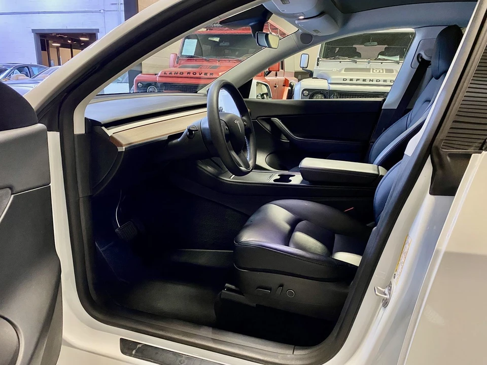 2022 Tesla Model Y - Image 17 of 21