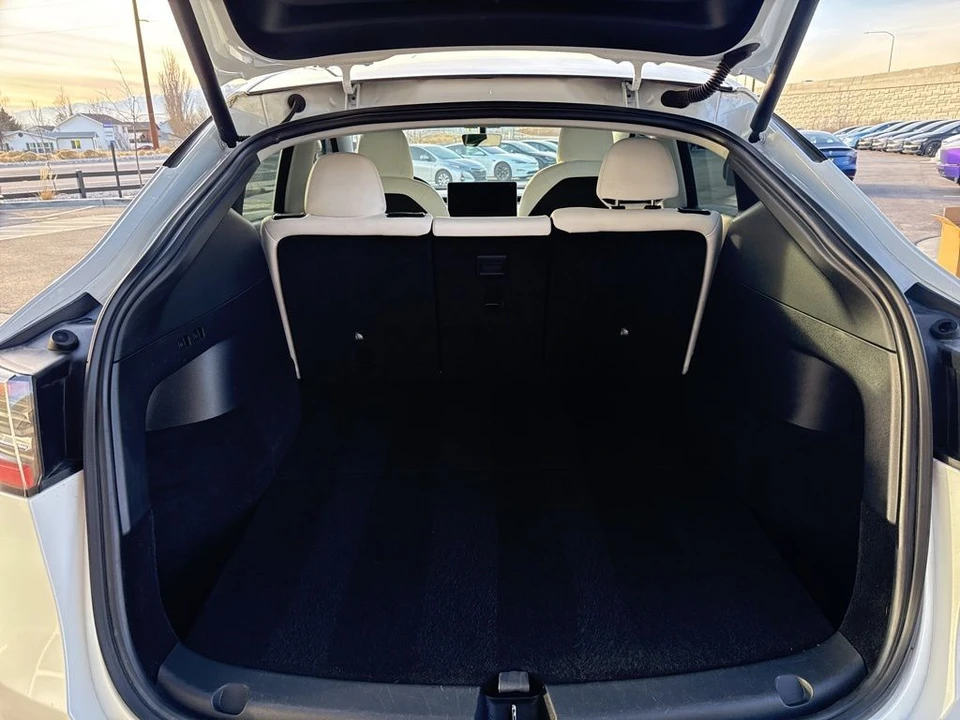 2022 Tesla Model Y - Image 16 of 21