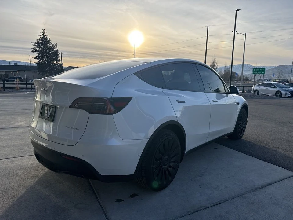 2022 Tesla Model Y - Image 7 of 21