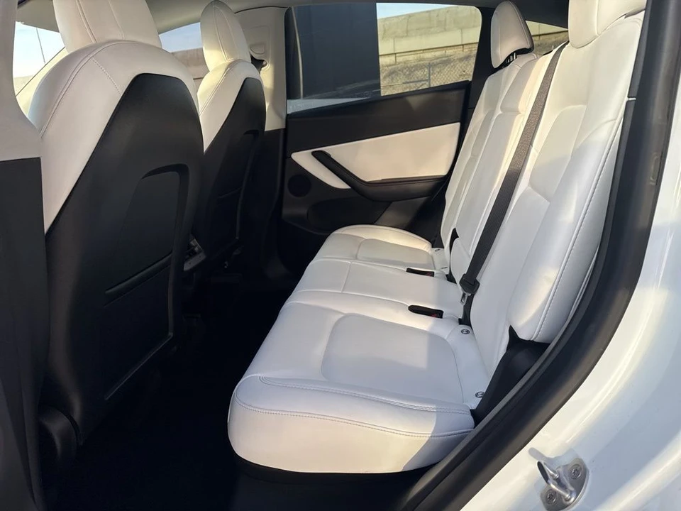 2022 Tesla Model Y - Image 15 of 21