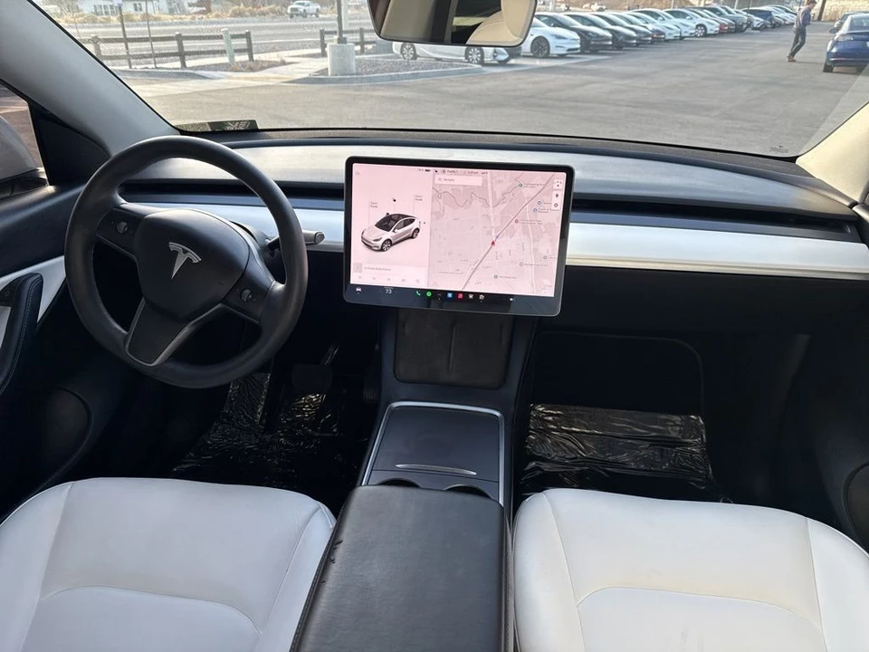 2022 Tesla Model Y - Image 20 of 21