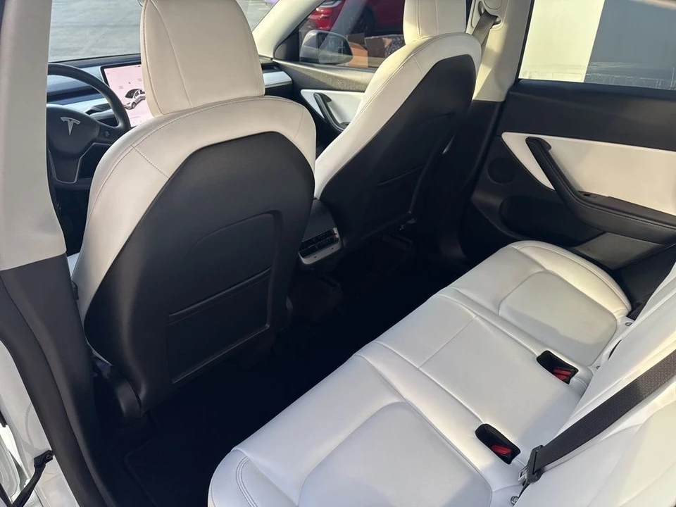 2022 Tesla Model Y - Image 14 of 21