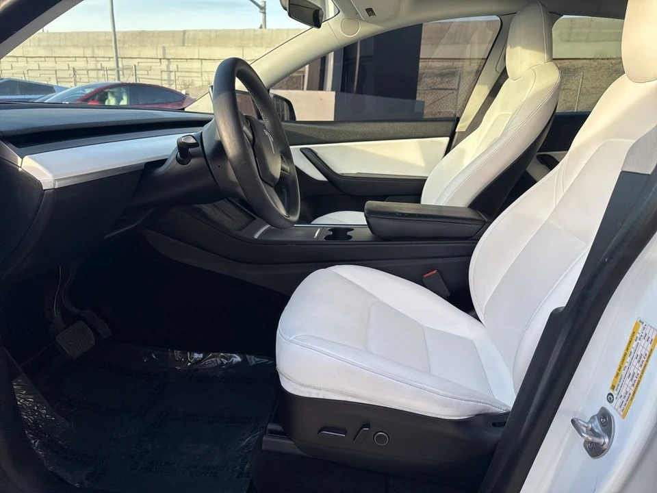 2022 Tesla Model Y - Image 12 of 21