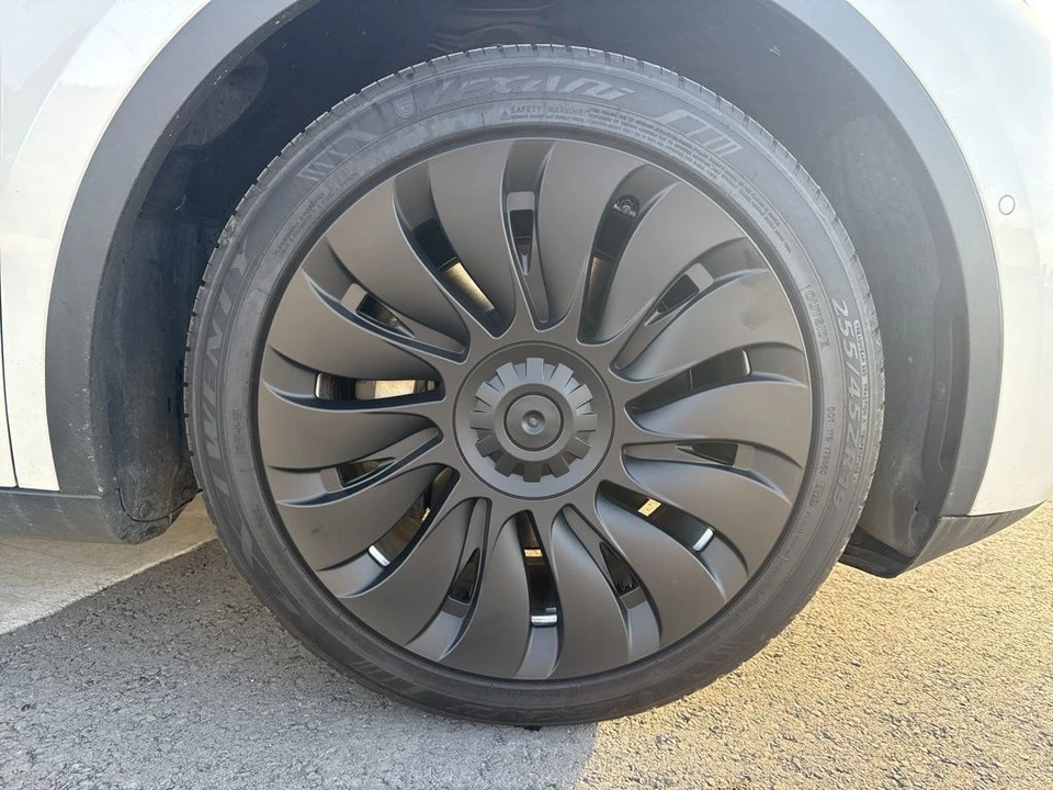 2022 Tesla Model Y - Image 9 of 21