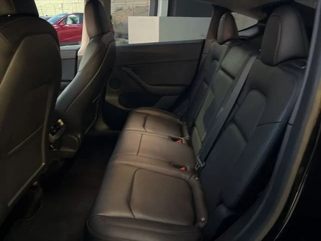 2022 Tesla Model Y - Image 16 of 21