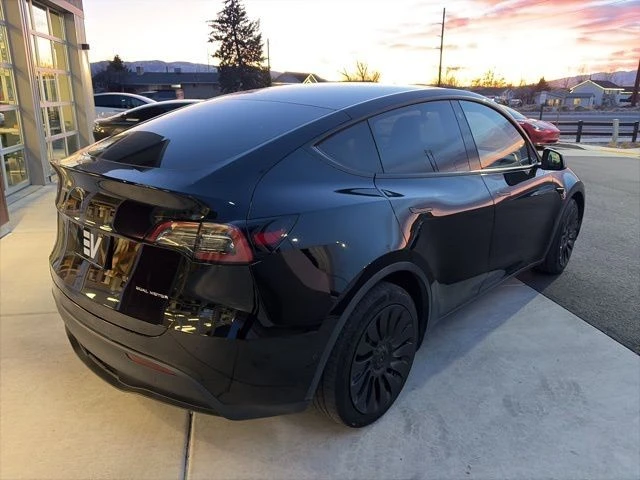 2022 Tesla Model Y - Image 8 of 21