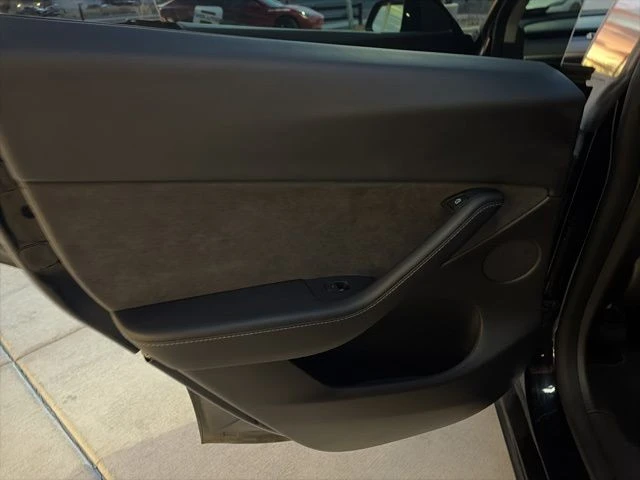 2022 Tesla Model Y - Image 14 of 21