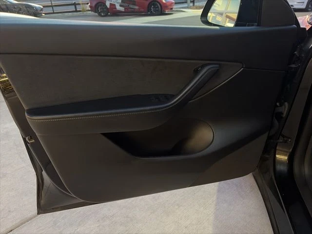 2022 Tesla Model Y - Image 11 of 21