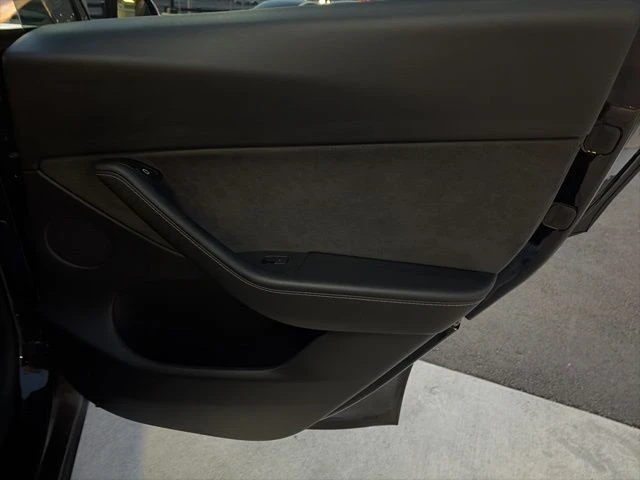 2022 Tesla Model Y - Image 18 of 21