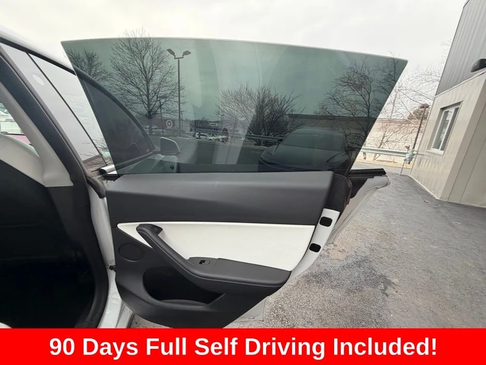 2022 Tesla Model Y - Image 13 of 15