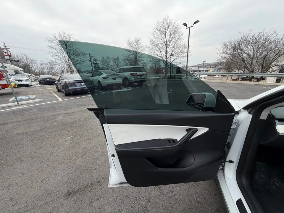 2022 Tesla Model Y - Image 7 of 15