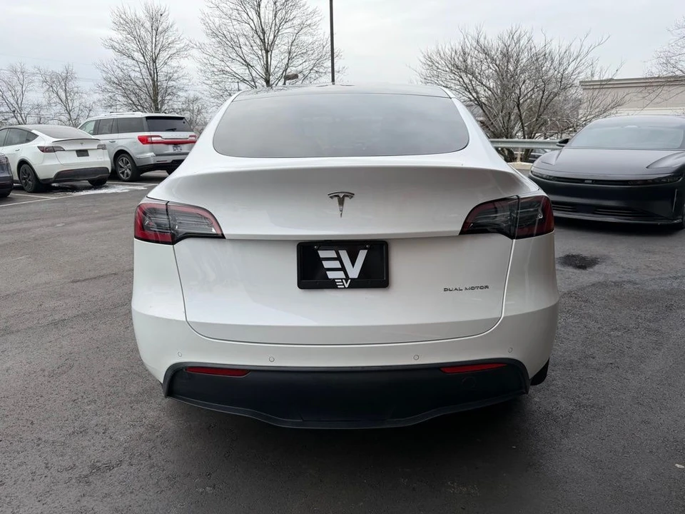 2022 Tesla Model Y - Image 5 of 15