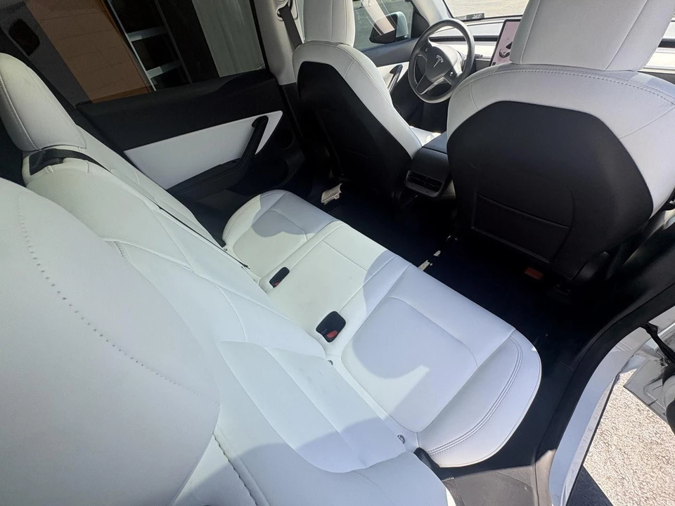 2022 Tesla Model Y - Image 9 of 17