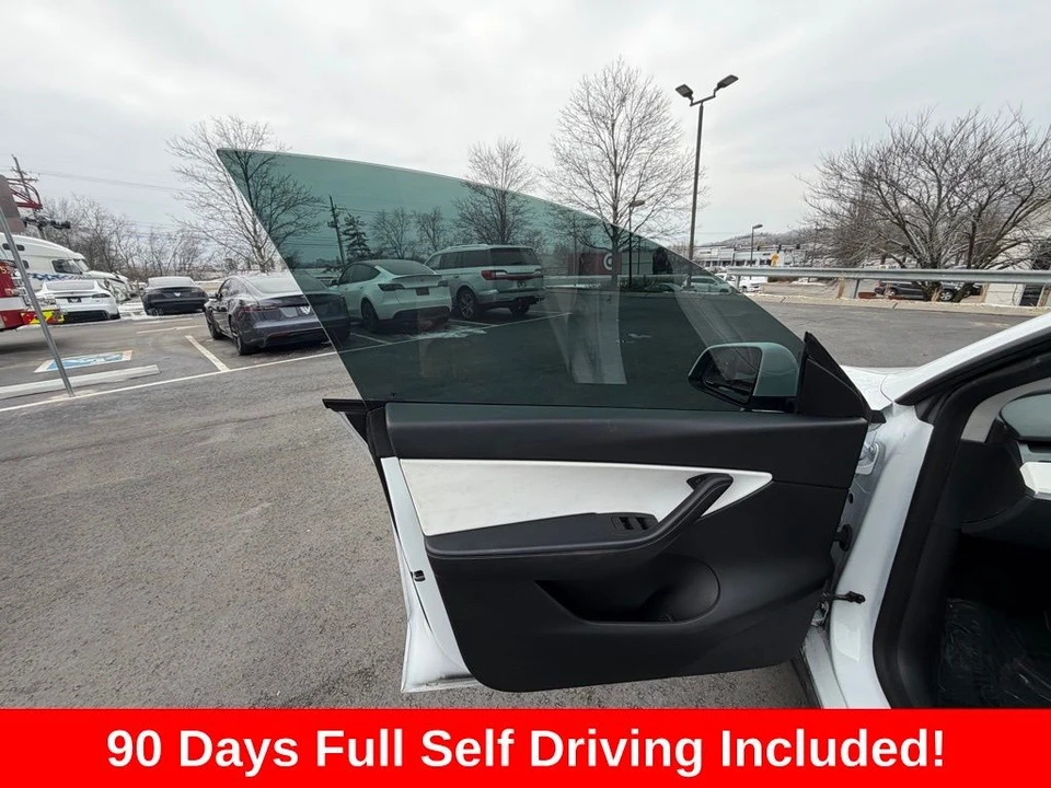 2022 Tesla Model Y - Image 7 of 15