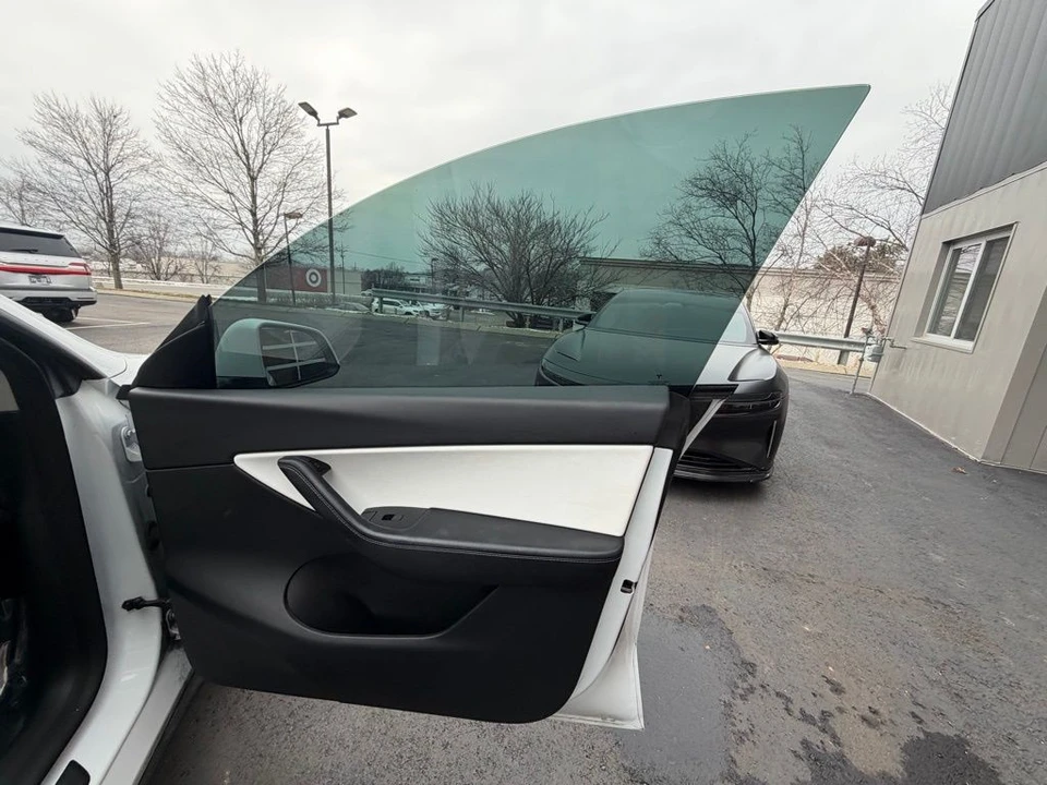 2022 Tesla Model Y - Image 11 of 15