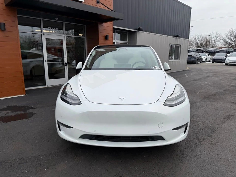 2022 Tesla Model Y - Image 2 of 15