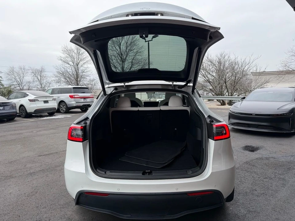 2022 Tesla Model Y - Image 6 of 15