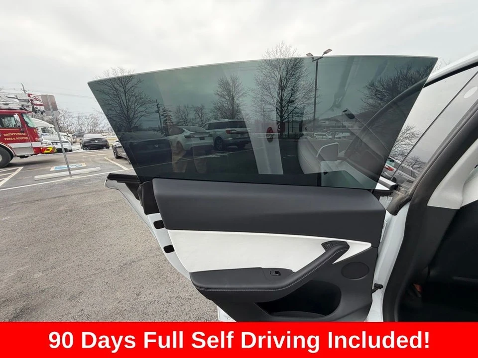 2022 Tesla Model Y - Image 9 of 15