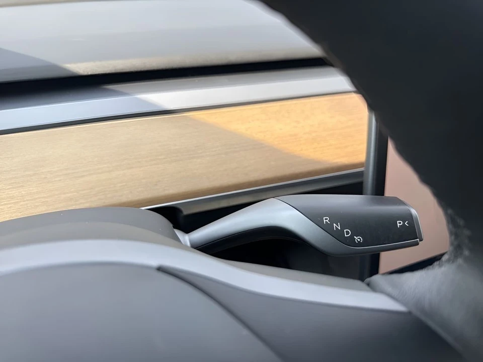 2022 Tesla Model Y - Image 17 of 21