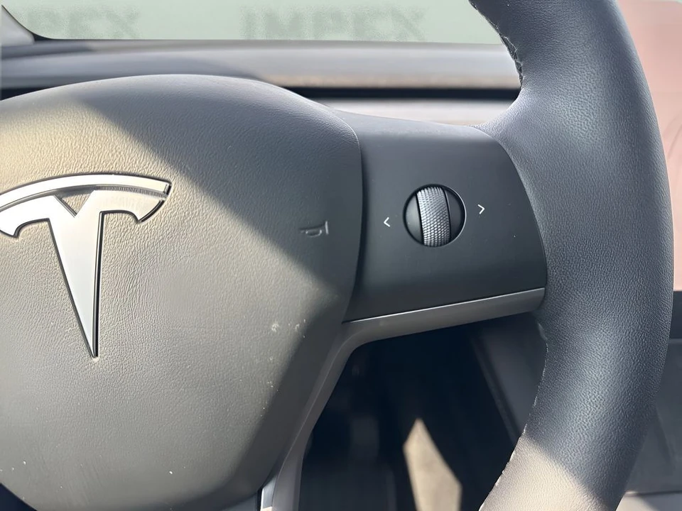 2022 Tesla Model Y - Image 16 of 21
