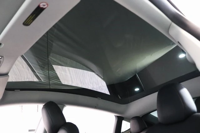 2022 Tesla Model Y - Image 9 of 12