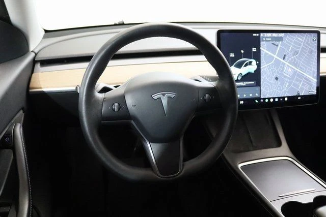 2022 Tesla Model Y - Image 17 of 21