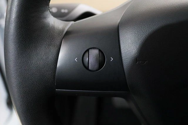 2022 Tesla Model Y - Image 3 of 21