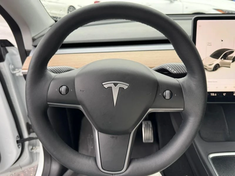 2022 Tesla Model Y - Image 11 of 12