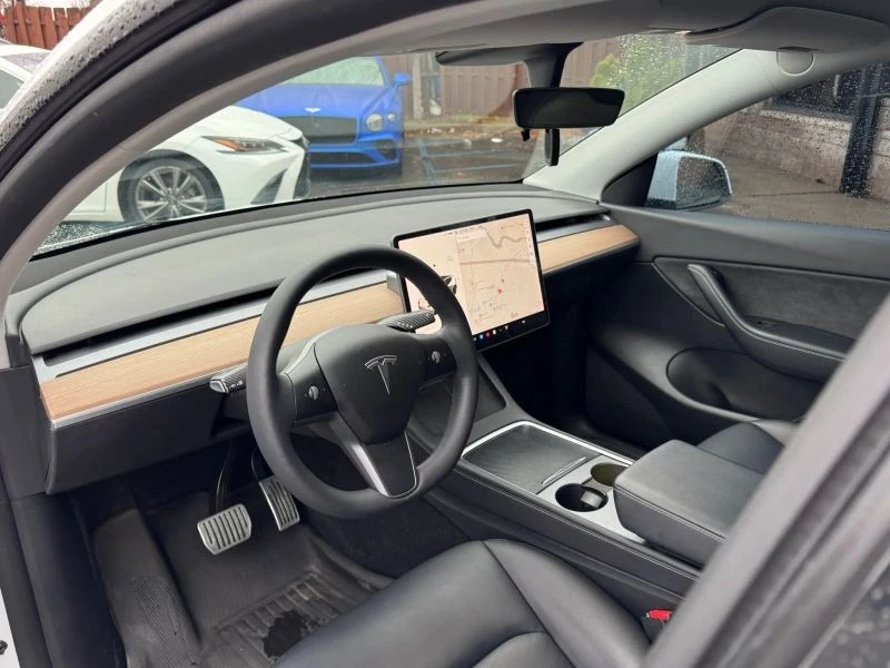 2022 Tesla Model Y - Image 8 of 12