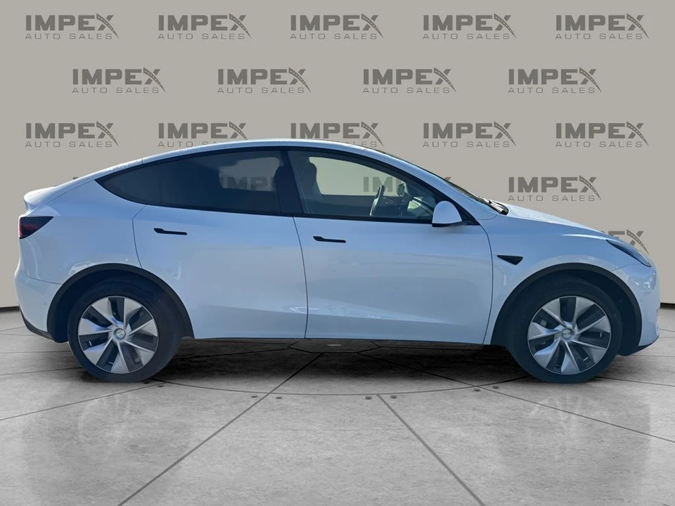 2022 Tesla Model Y - Image 6 of 12