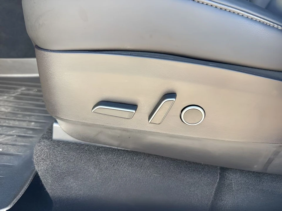2022 Tesla Model Y - Image 10 of 12