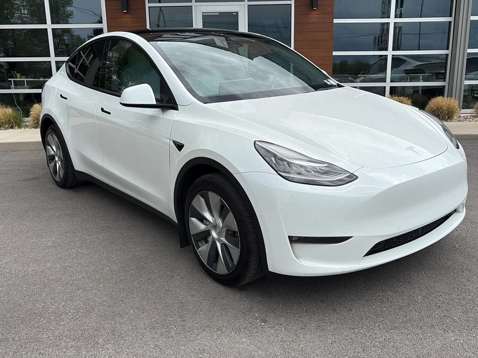 2022 Tesla Model Y - Image 2 of 21