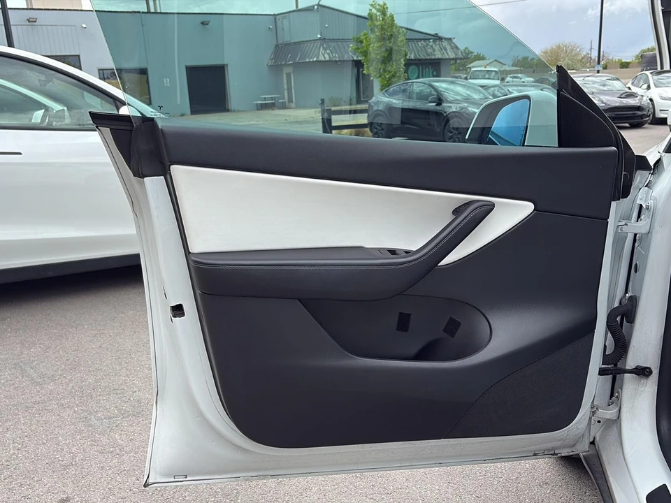 2022 Tesla Model Y - Image 14 of 21