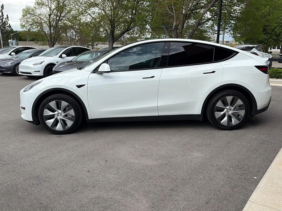 2022 Tesla Model Y - Image 5 of 21